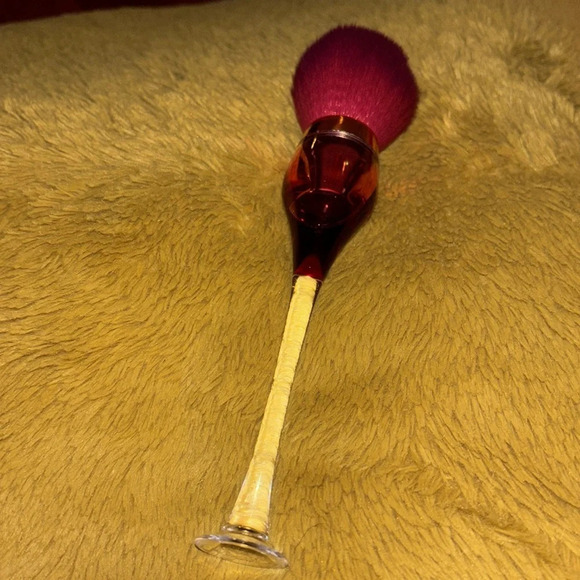 Vintage Style Red Wine  🍷 Class Vegan powder brush - Picture 6 of 14